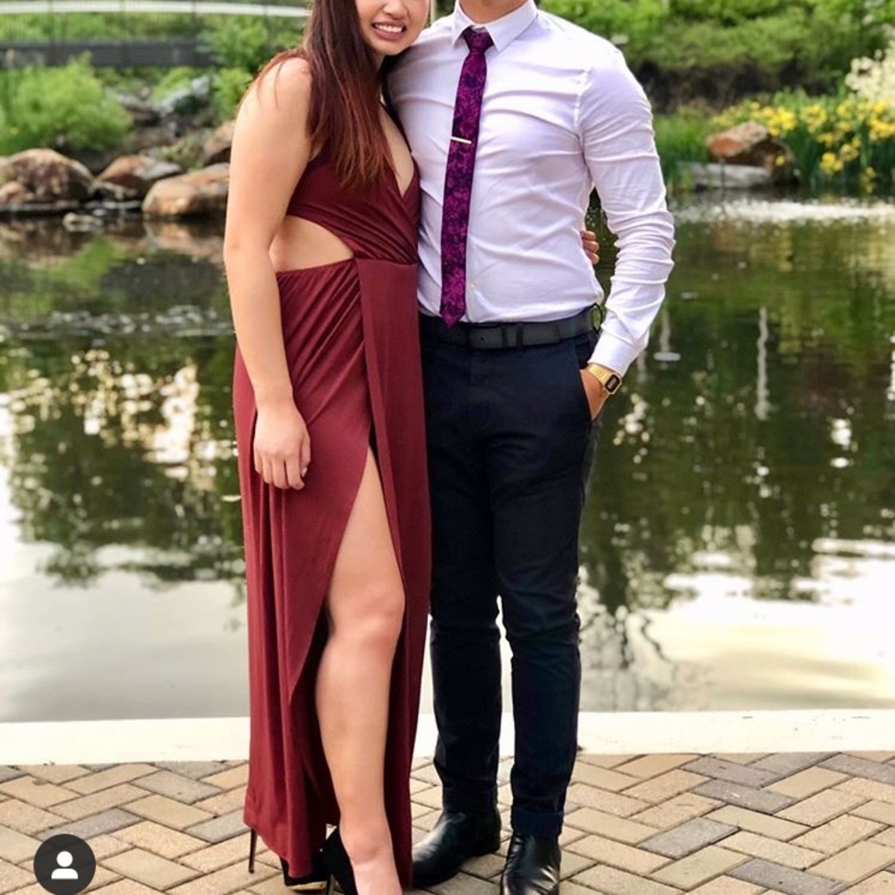 BOGO Burgundy Fashion Nova Maxi Dress Size SMALL